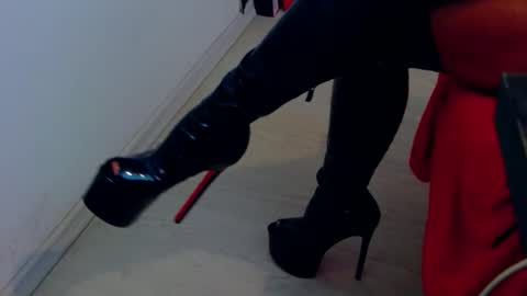 Snapshot of belatrixdomme chatting on 05/16/26, 06:43 BelatrixDomme online show from 05/16/26, 06:43