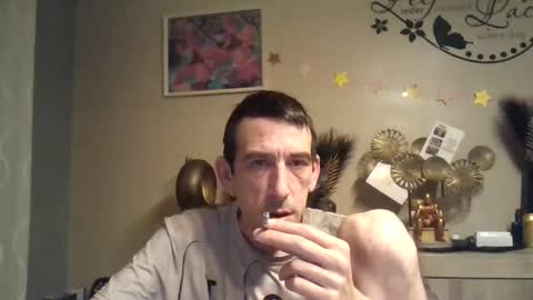 Snapshot of belgianboy33 chatting on 12/29/24, 07:17 Dreamcock online show from 12/29/24, 07:17