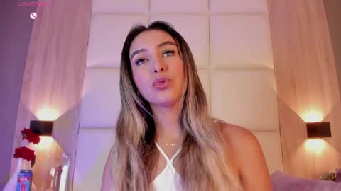 Bella cam online show from 04/14/26, 07:09