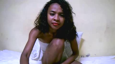 Snapshot of bella193999 chatting on 12/05/24, 12:44 bella193999 online show from 12/05/24, 12:44