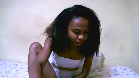 Snapshot of bella193999 chatting on 12/17/24, 02:55 bella193999 online show from 12/17/24, 02:55