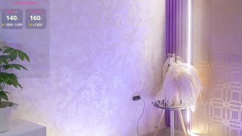 bella19   online show from 03/24/26, 08:47