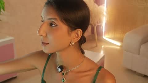 Snapshot of bella19__ chatting on 05/06/26, 08:36 bella19 online show from 05/06/26, 08:36