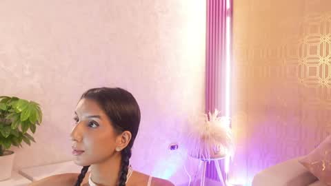 Snapshot of bella19__ chatting on 05/26/26, 08:27 bella19 online show from 05/26/26, 08:27