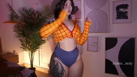 Snapshot of bella__donne chatting on 05/11/26, 11:49 online show from 05/11/26, 11:49