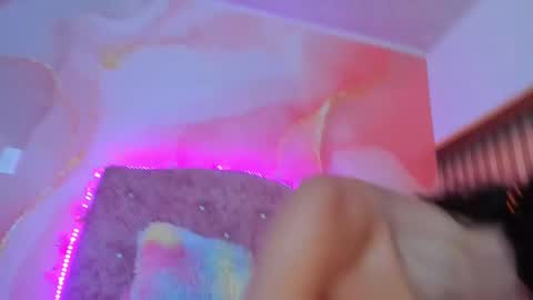 Snapshot of bella__sweets chatting on 03/02/25, 01:15 Melanie online show from 03/02/25, 01:15