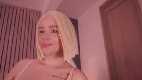 Snapshot of bella_adams_ chatting on 07/18/26, 10:24 isabella online show from 07/18/26, 10:24