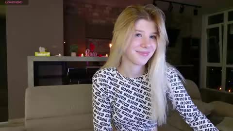Bella online show from 03/10/25, 09:18