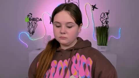 bella_blade online show from 12/15/25, 06:17