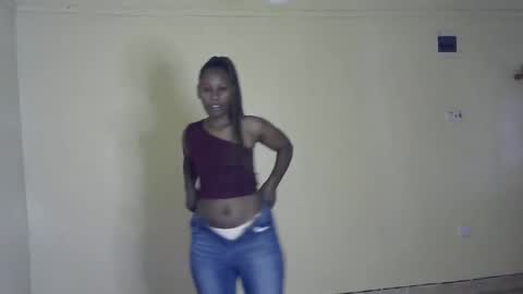 bella_c8 online show from 10/31/25, 03:24