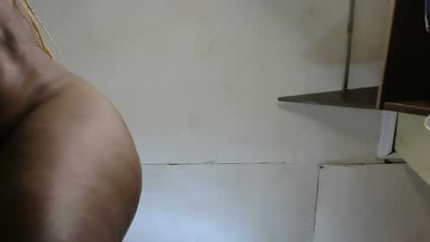 Snapshot of bella_c8 chatting on 06/26/26, 05:56 bella_c8 online show from 06/26/26, 05:56