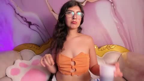 B  E  L  L  A  online show from 07/31/26, 07:02