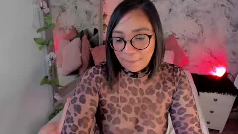 Snapshot of bella_desi chatting on 07/15/26, 12:43 Dessi online show from 07/15/26, 12:43