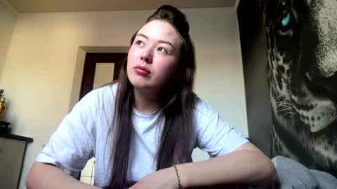 Hanna here Welcome  online show from 03/25/26, 02:28