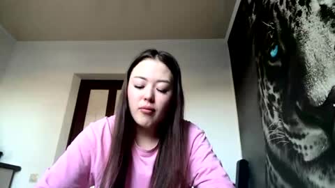 Hanna here Welcome  online show from 04/05/26, 01:25