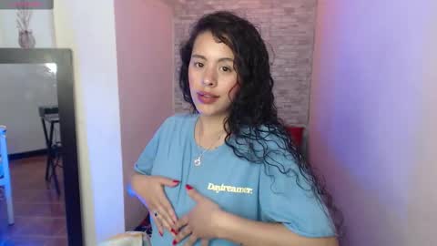 Snapshot of bella_flower_ chatting on 11/13/25, 08:08 bella_flower_ online show from 11/13/25, 08:08