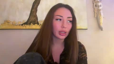 Snapshot of bella_foxxi chatting on 01/05/25, 08:42 bella_foxxi online show from 01/05/25, 08:42