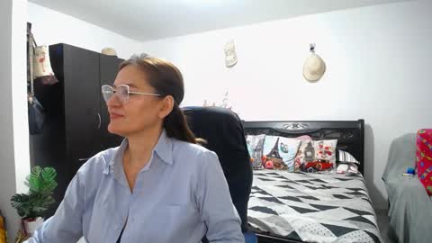 Bella online show from 02/06/25, 04:10