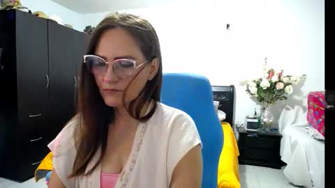 Bella online show from 10/08/25, 11:46