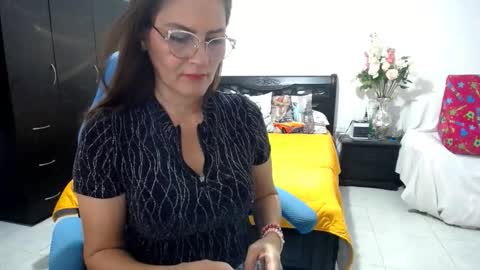 Bella online show from 10/17/25, 12:14