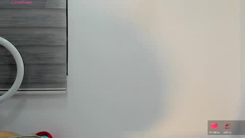 Laura online show from 11/11/25, 07:08