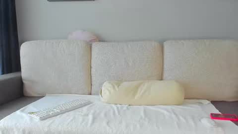 Snapshot of bella_hot77 chatting on 02/15/25, 10:00 Anna online show from 02/15/25, 10:00