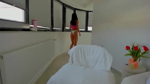 Snapshot of bella_hot77 chatting on 03/17/26, 11:24 Anna online show from 03/17/26, 11:24