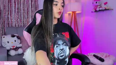 Snapshot of bella_hunteer chatting on 06/20/26, 03:31 bella igbella hunttt online show from 06/20/26, 03:31