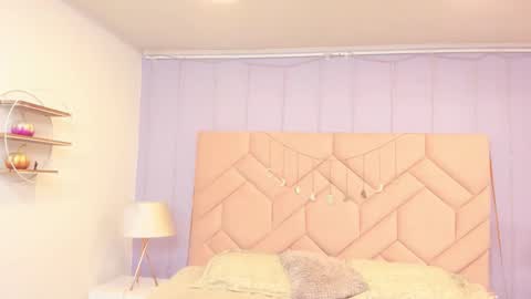  Bella  online show from 11/23/25, 02:50