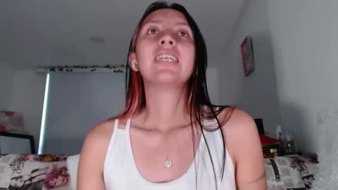 Snapshot of bella_marlowe chatting on 01/19/25, 10:17 Bella Marlowe online show from 01/19/25, 10:17