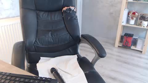      online show from 03/04/25, 10:57