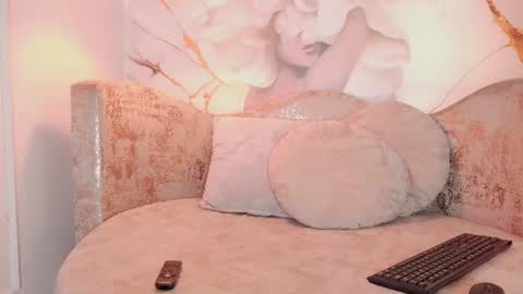 BELLA online show from 07/15/26, 03:45