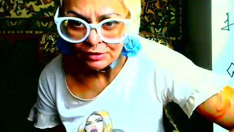 Snapshot of bella_nathalie chatting on 11/12/25, 01:11 Bella Nathalie online show from 11/12/25, 01:11