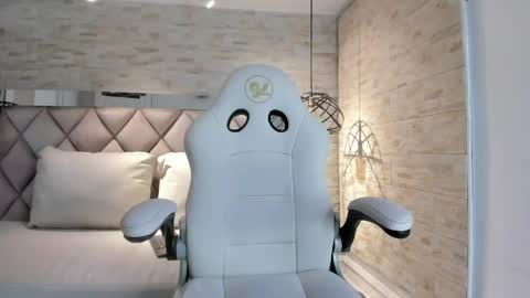 Snapshot of bella_novoa chatting on 03/04/26, 05:13 BELLA online show from 03/04/26, 05:13