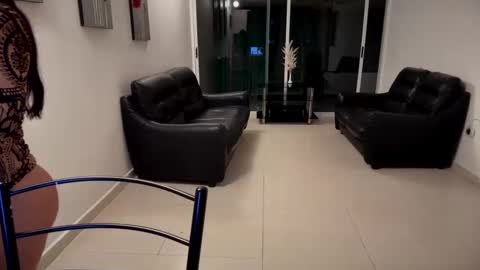 bella_pari online show from 12/24/24, 06:00