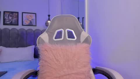 bella_peach_ online show from 04/30/26, 03:13