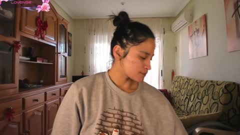 bella_pocahontas3 online show from 01/19/25, 12:28