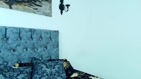 Bella online show from 11/11/25, 01:05