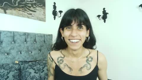 Snapshot of bella_poisonous chatting on 05/30/26, 02:41 Bella online show from 05/30/26, 02:41