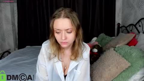 Snapshot of bella_ramsi chatting on 09/21/25, 11:50 Linda Bella online show from 09/21/25, 11:50