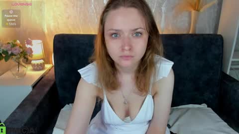 Snapshot of bella_ramsi chatting on 06/08/26, 12:58 Linda Bella online show from 06/08/26, 12:58