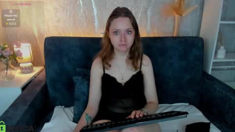 Snapshot of bella_ramsi chatting on 06/21/26, 12:35 Linda Bella online show from 06/21/26, 12:35