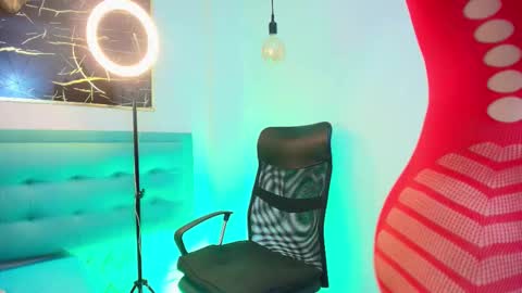     online show from 12/13/25, 08:25