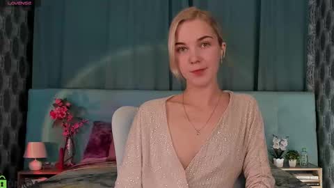 Bella online show from 09/25/25, 12:14