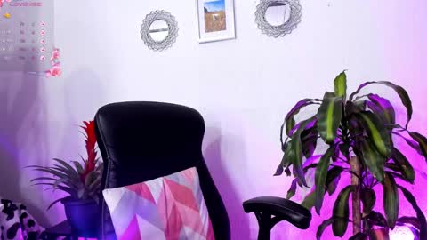 Bella online show from 02/05/25, 02:08