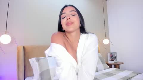  B E L L A   online show from 02/17/26, 08:26