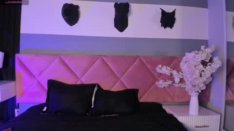 Bella online show from 11/09/25, 11:19