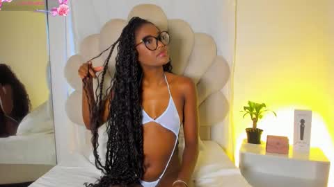 Bella Dajud online show from 02/01/26, 10:41