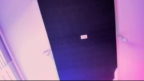 Snapshot of bellaastorm chatting on 10/30/25, 10:10 bellaastorm online show from 10/30/25, 10:10