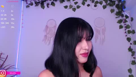 Snapshot of bellabills chatting on 02/19/25, 09:36 Bella online show from 02/19/25, 09:36